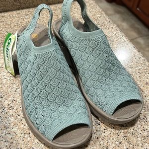 Bzees, new with tags